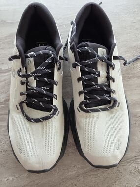 On Running Cloudflyer Men’s Running Shoes — Light Grey and Black
